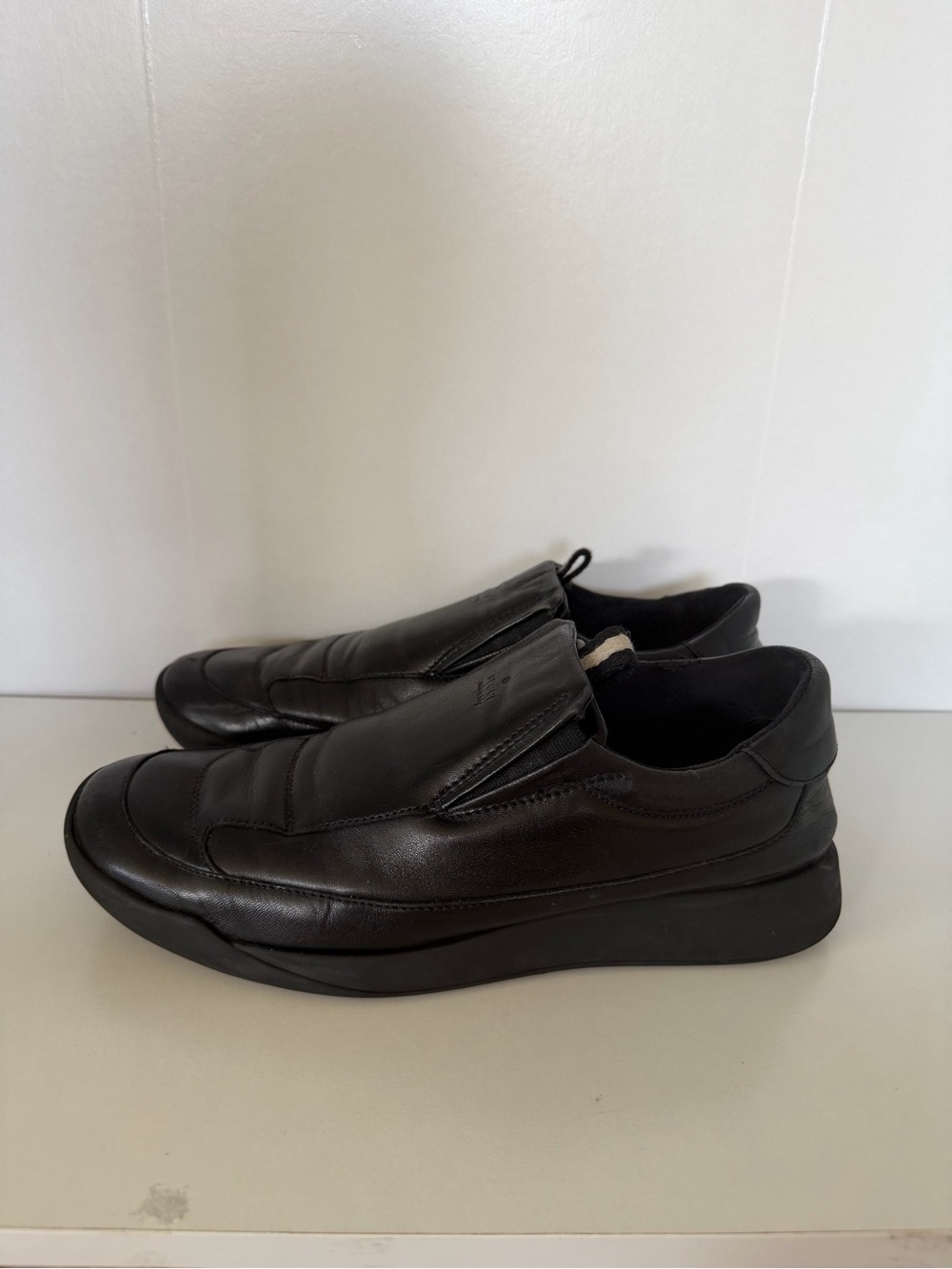 Gucci Vintage Men’s Black Leather Slip-On Casual Sneakers Size 7.5